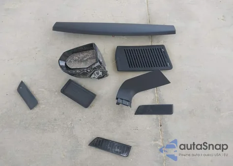 2021 Chevrolet Tahoe 2Wd Ls z USA, uszkodzony, nr VIN 1GNSCMKD4MR445213